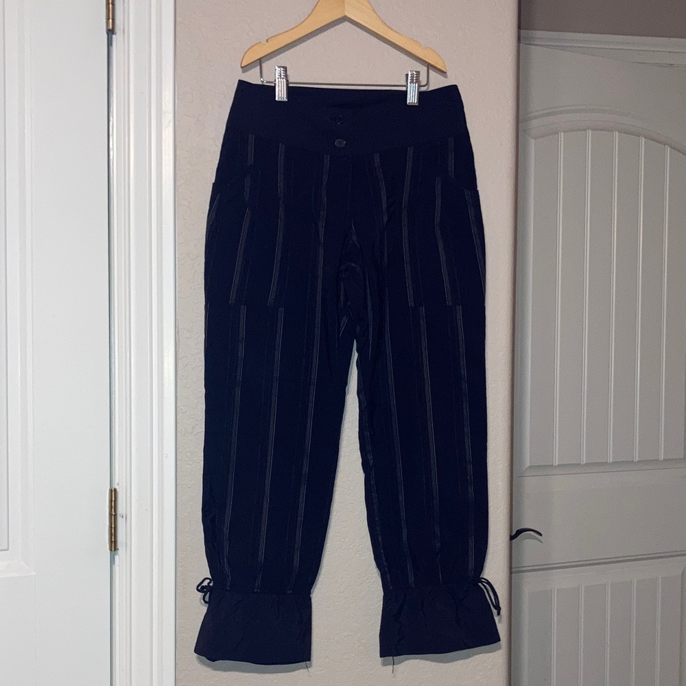 NWOT Quinze heures frente Paris Capris size XS/taille 1